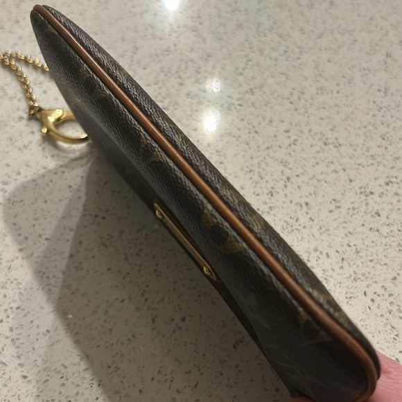 Louis Vuitton Milla Pochette Shoulder Bag - Picture 5 of 7